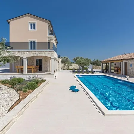 Villa Stone Luxury Gajana
