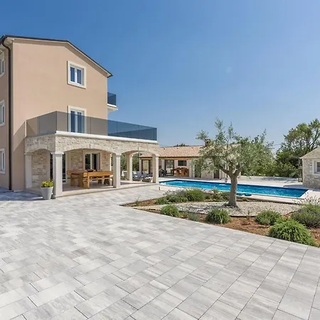 Stone Luxury *
