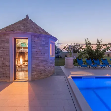 Stone Luxury * Gajana