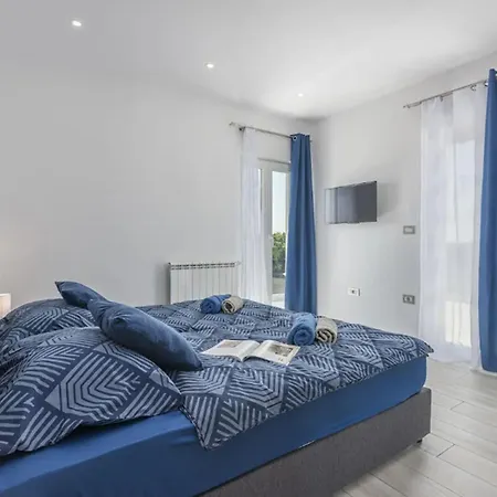 Stone Luxury Villa Gajana