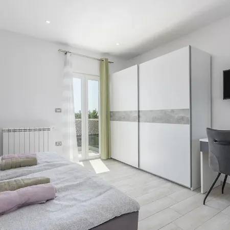 Stone Luxury Villa Gajana