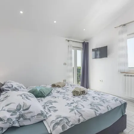 Stone Luxury Villa Gajana