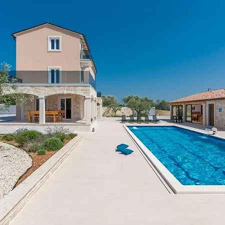 Stone Luxury Villa *