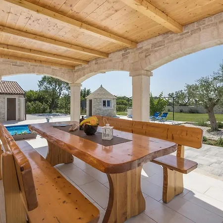 Villa Stone Luxury Gajana